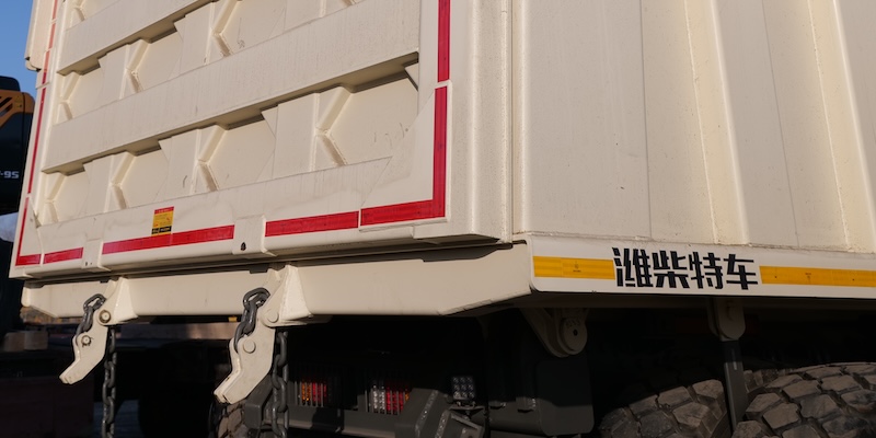 Обозначение габаритов светоотражающий лентой